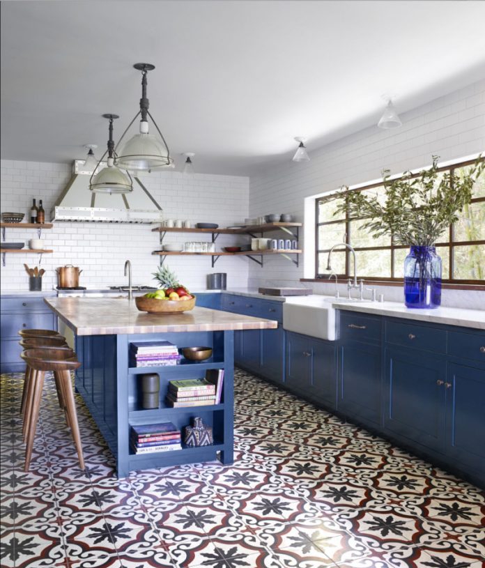 Phòng bếp gạch thẻ